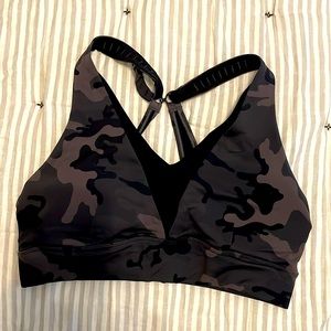 Zyia active camo bra with adjustable straps!
